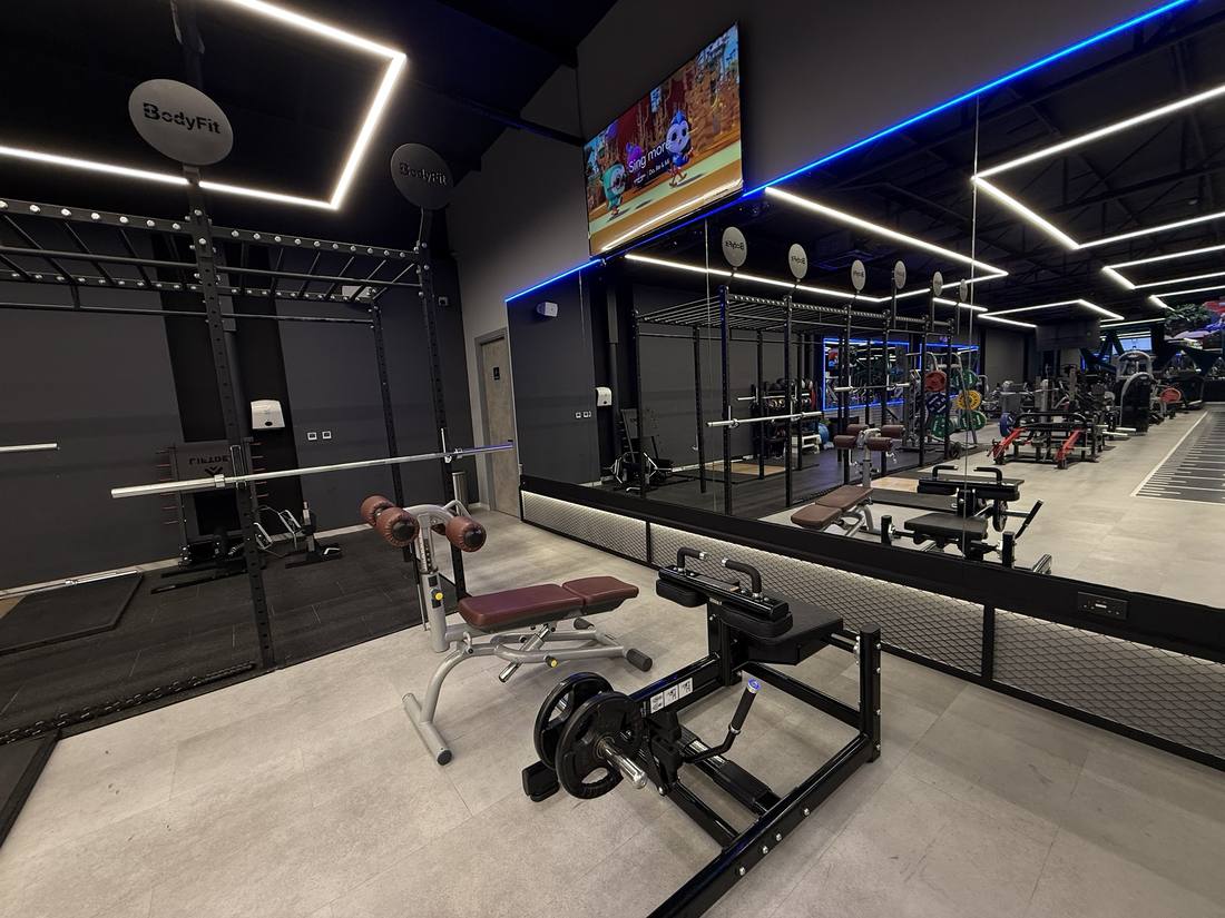 Power racks and benches